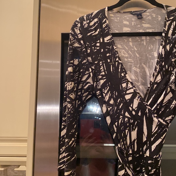 Banana Republic Black & White Wrap Dress Size Medium - Picture 2 of 6